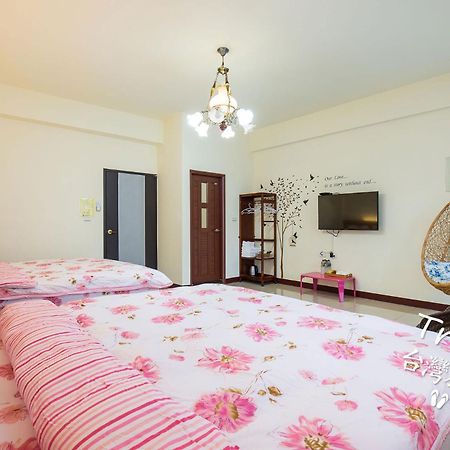 Hometown Times Homestay Yuli Eksteriør billede